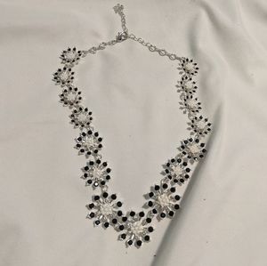 Chunky flower necklace - adjustable length